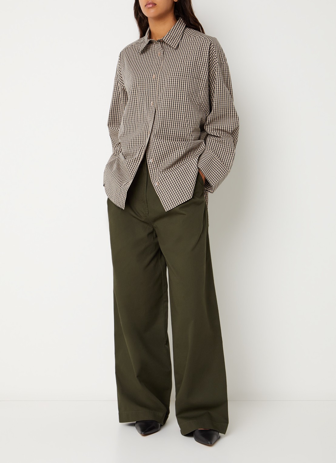 Boii Studios Julie high waist wide fit broek met steekzakken - voorkant 4 bronsgroen