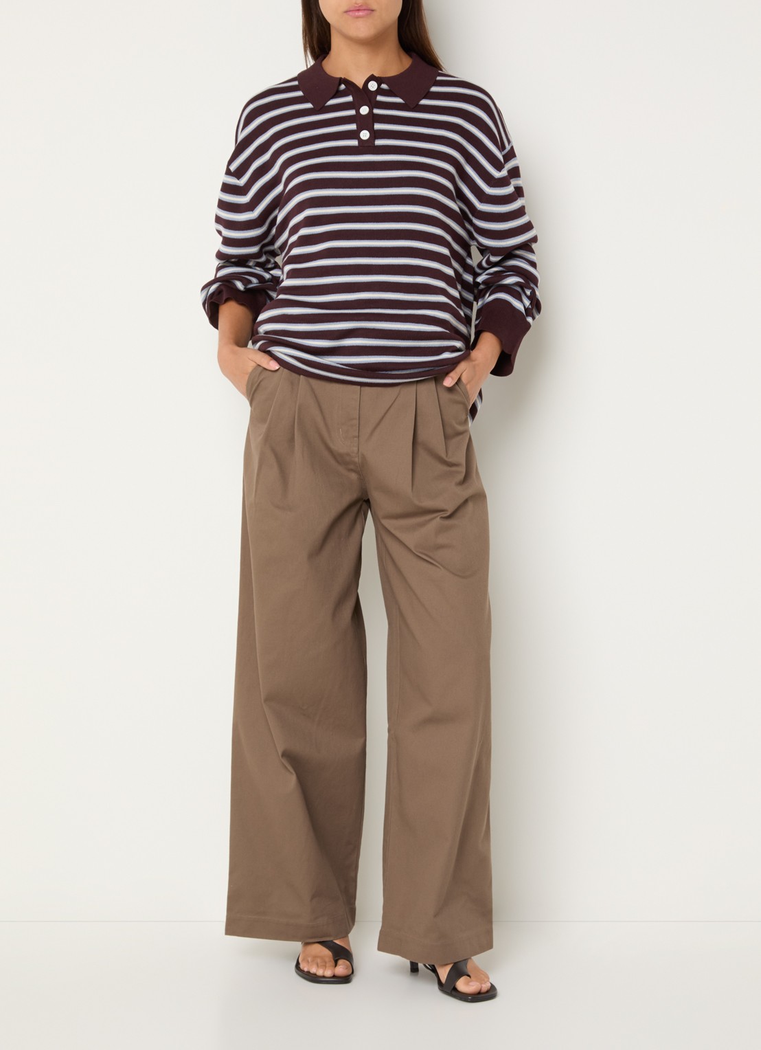 Boii Studios Julie high waist wide fit broek met steekzakken - voorkant 2 donkerbeige