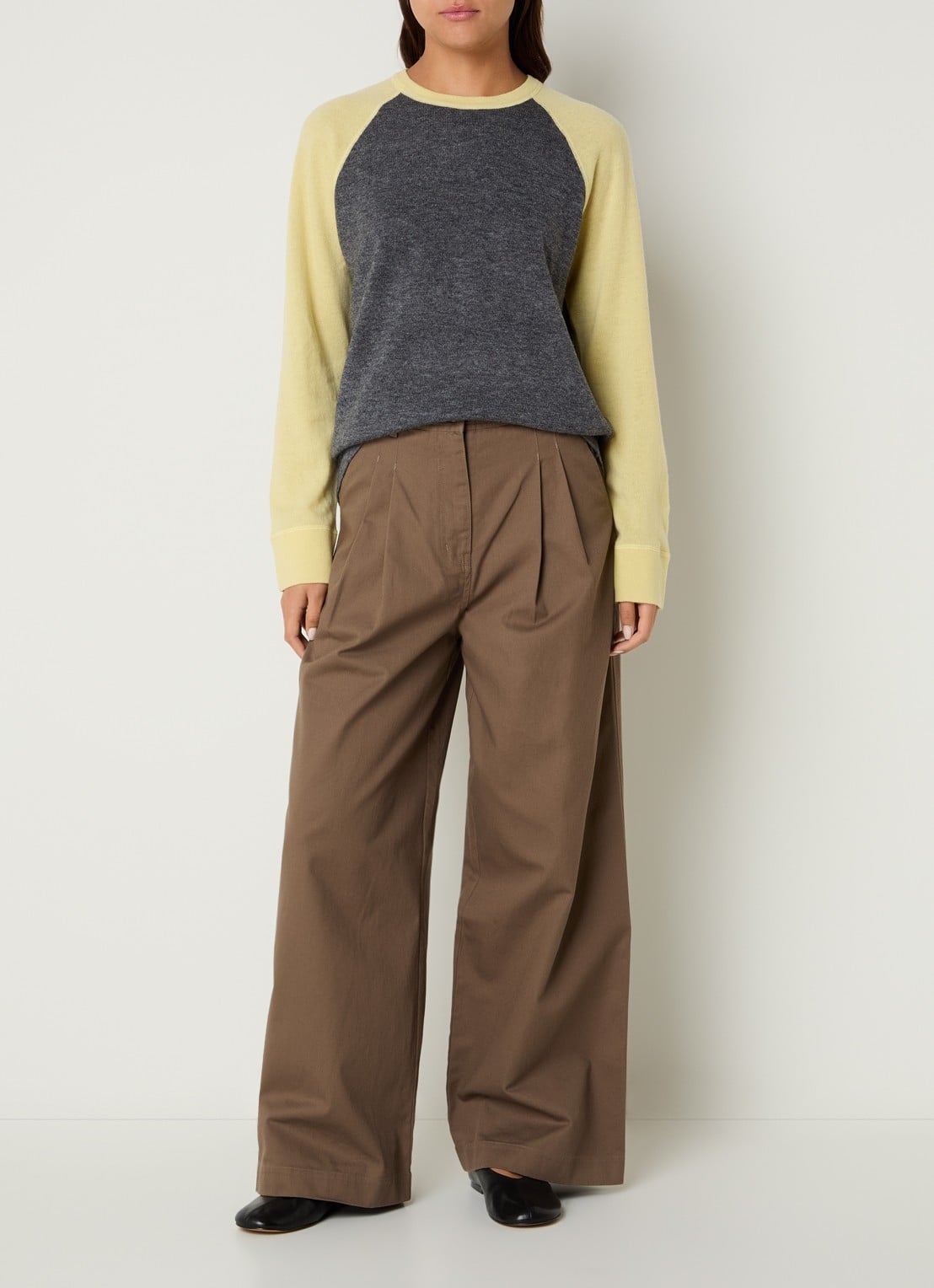 Boii Studios Pullover in wolblend met ronde hals - voorkant 2 donkergrijs