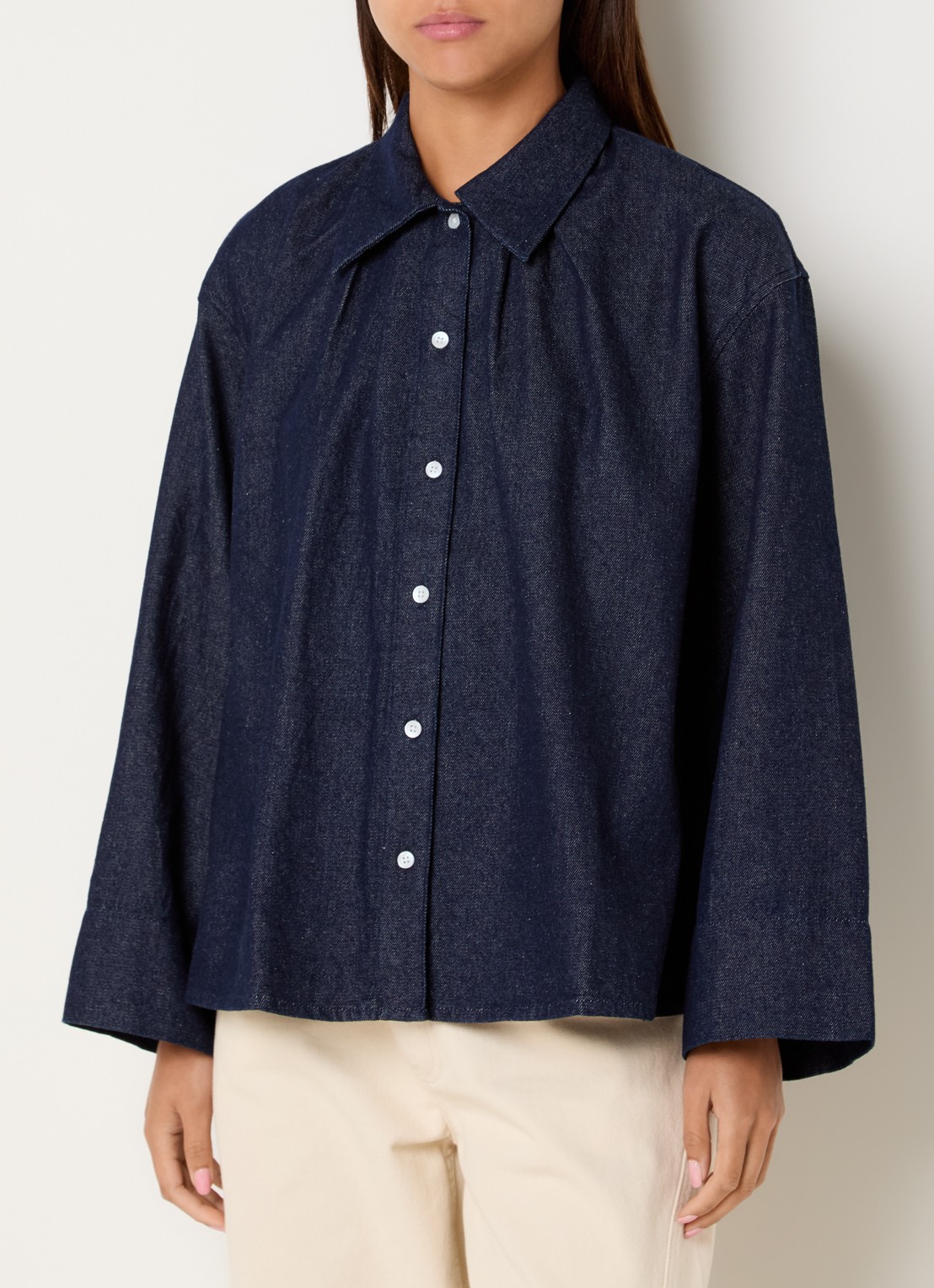 Boii Studios Tinsi oversized blouse van denim  - detail 2 jeans