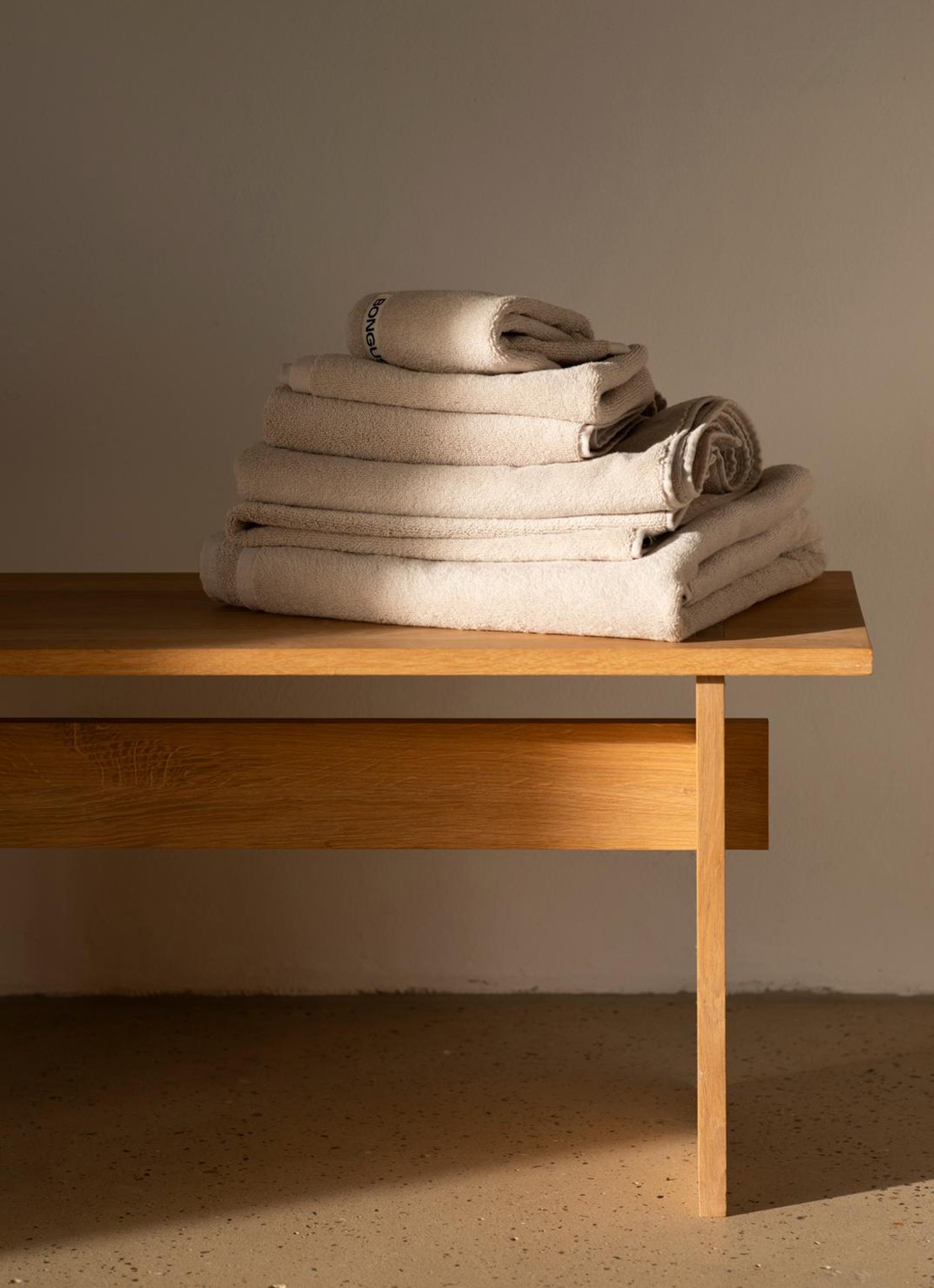 Bongusta Naram badhanddoek - 600 gr/m2 - 70 x 140 cm - voorkant 5 beige