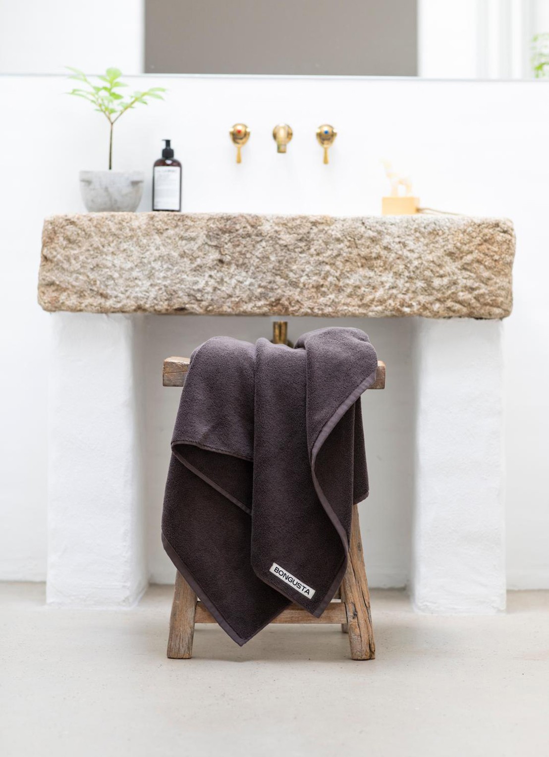 Bongusta Naram badlaken - 600 gr/m2 - 150 x 100 cm - voorkant 5 donkerbruin