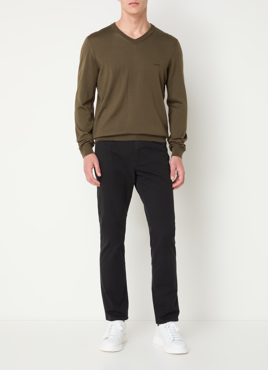 BOSS Baram fijngebreide pullover van scheerwol met V-hals - voorkant 4 bronsgroen