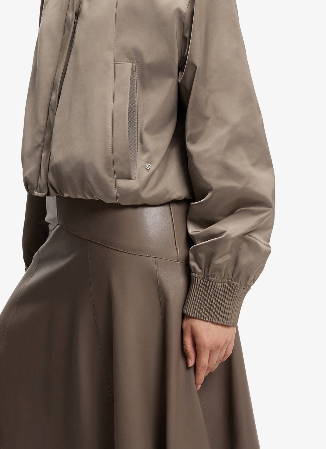 BOSS Bomber jack met steekzakken en glanzende finish - detail 3 brown overflow-915 / bruin