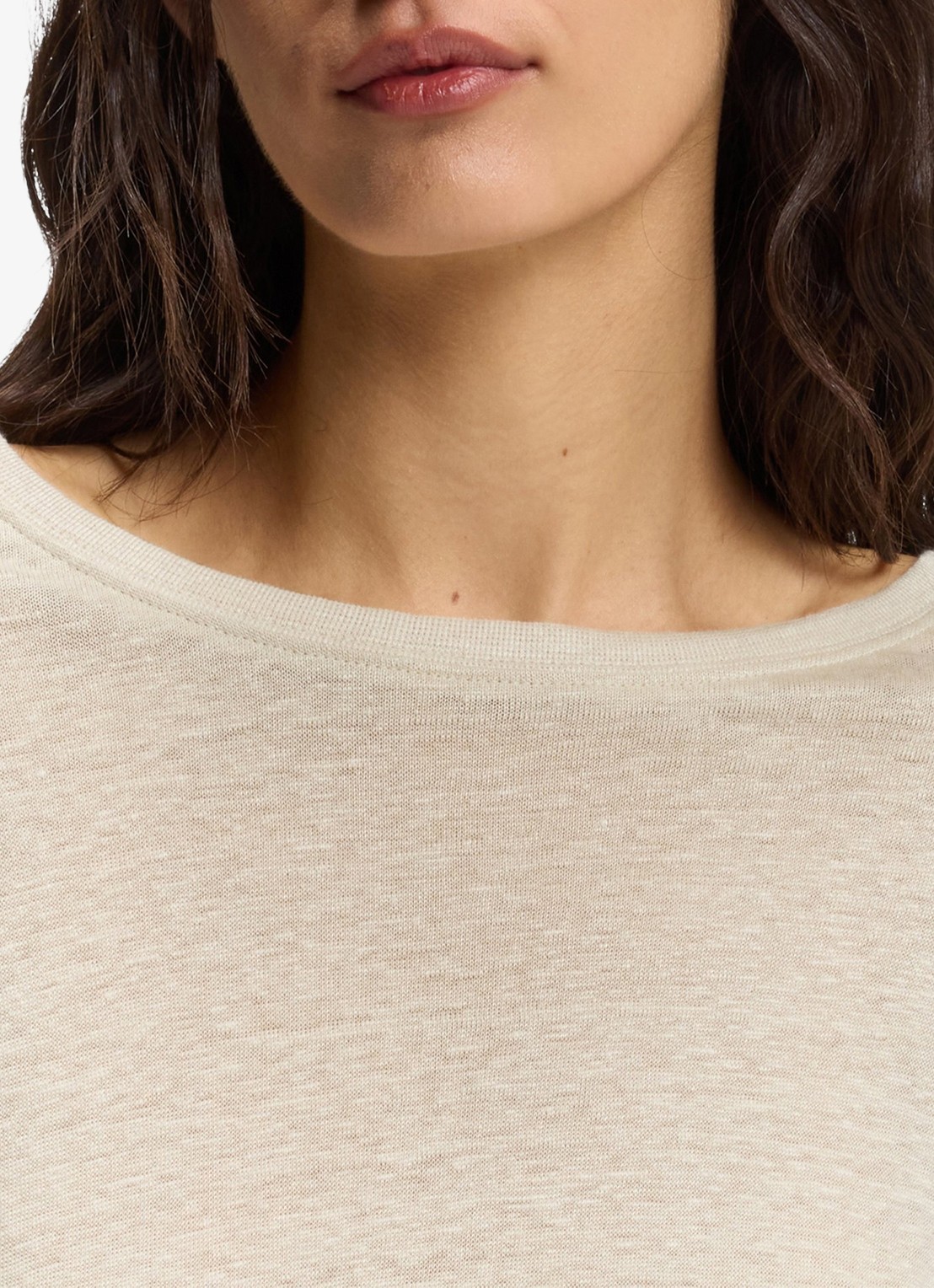 BOSS C_Emma T-shirt van linnen  - detail 2 open beige-287 / beige