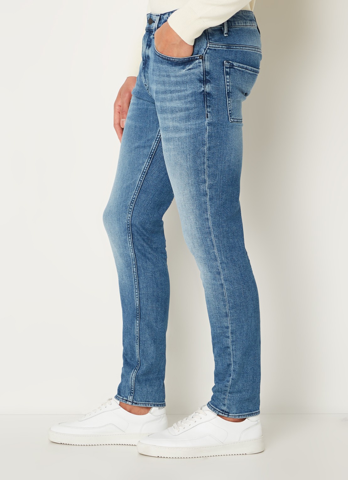 BOSS Delano slim tapered jeans met medium wassing - detail 5 indigo