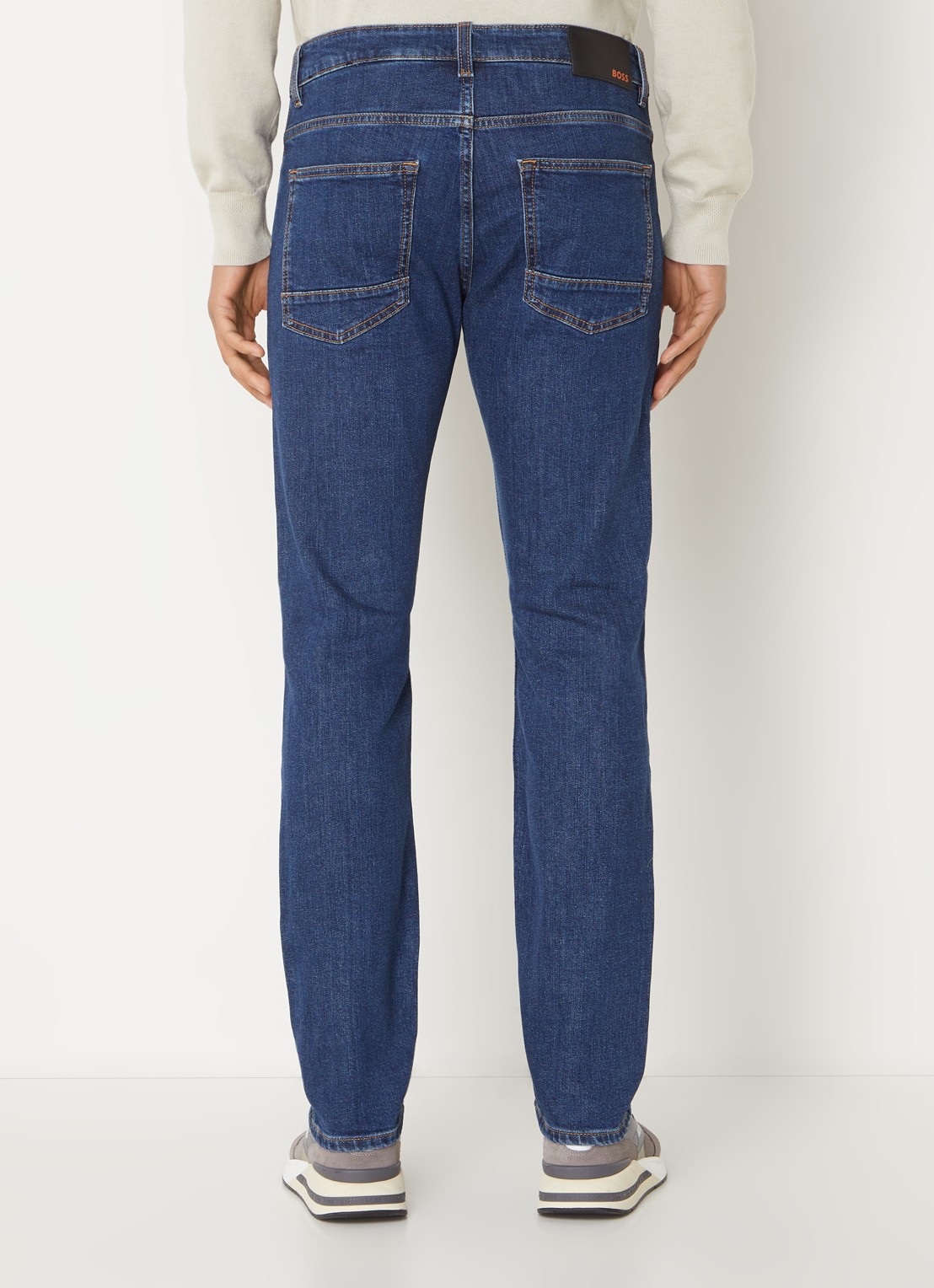 BOSS Delaware slim fit jeans met donkere wassing - achterkant 5 indigo