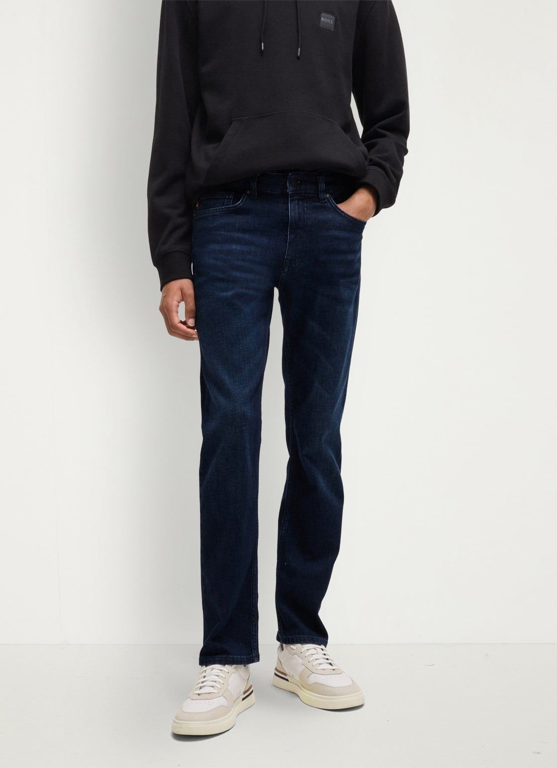BOSS Delaware slim fit jeans met donkere wassing - detail 3 indigo