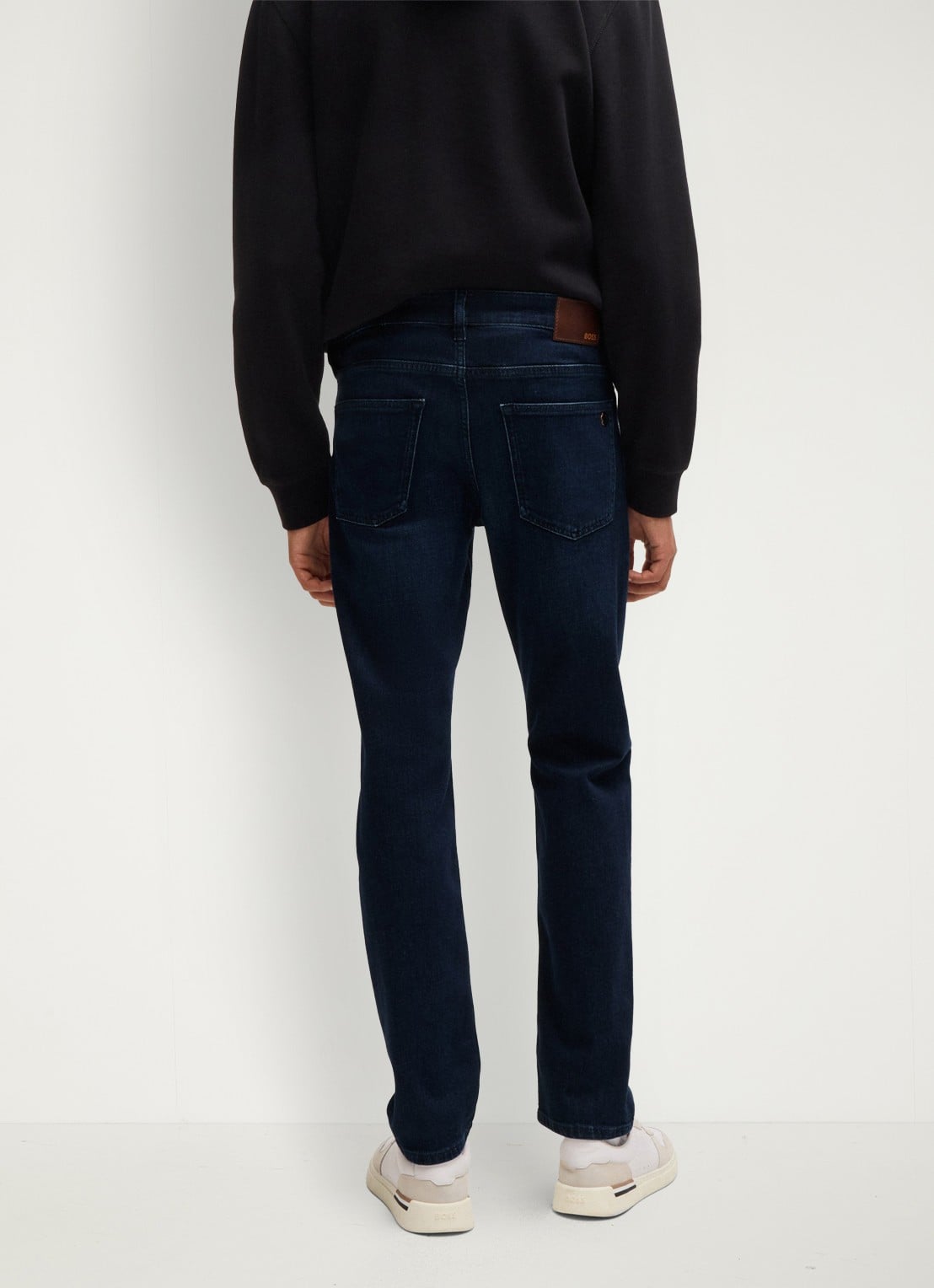 BOSS Delaware slim fit jeans met donkere wassing - detail 4 indigo