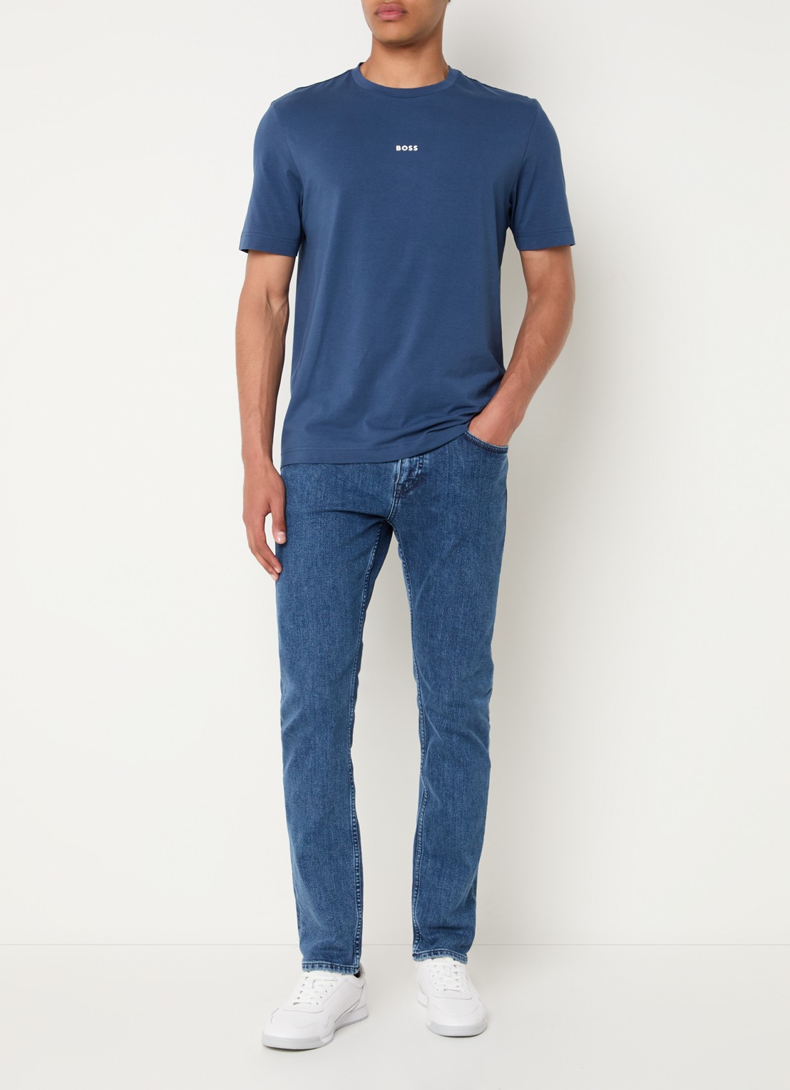 BOSS Delaware slim fit jeans met donkere wassing - voorkant 4 indigo