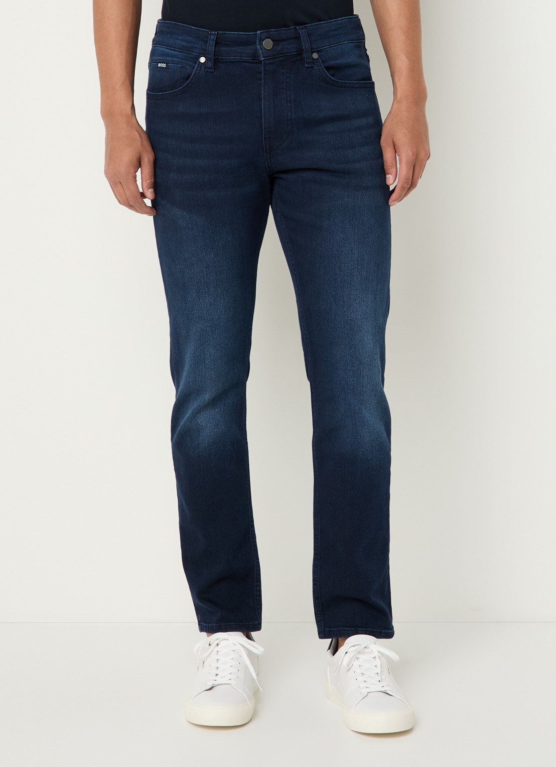 BOSS Delaware slim fit jeans met donkere wassing - detail 4 indigo
