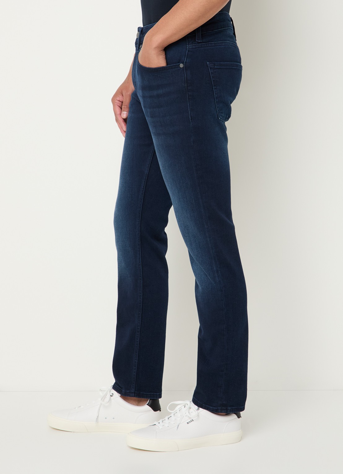 BOSS Delaware slim fit jeans met donkere wassing - detail 5 indigo