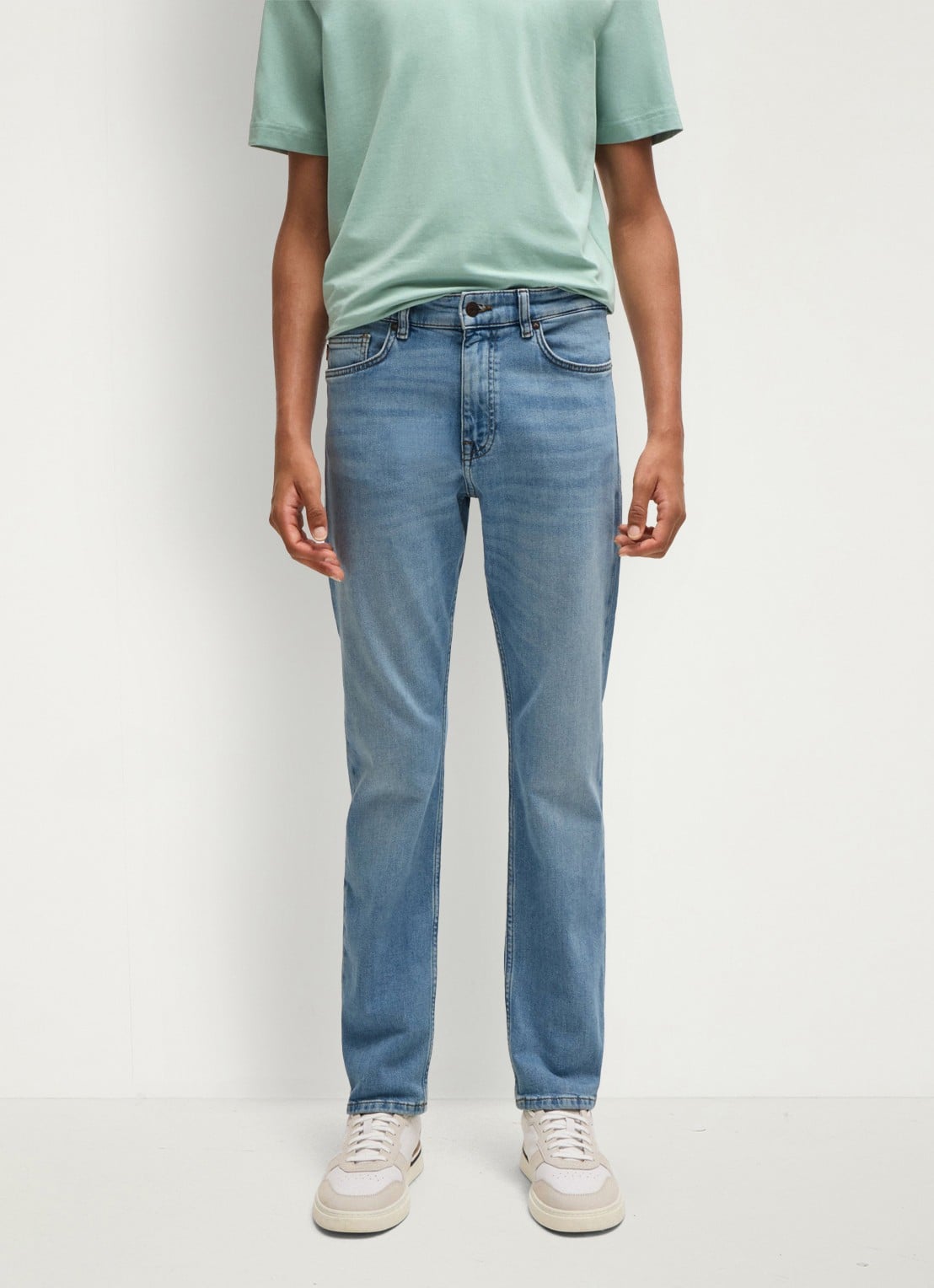 BOSS Delaware slim fit jeans met lichte wassing - detail 3 indigo