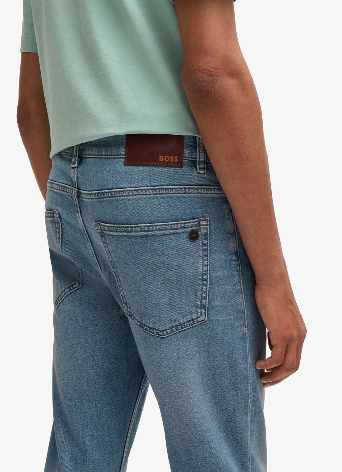 BOSS Delaware slim fit jeans met lichte wassing - detail 6 indigo
