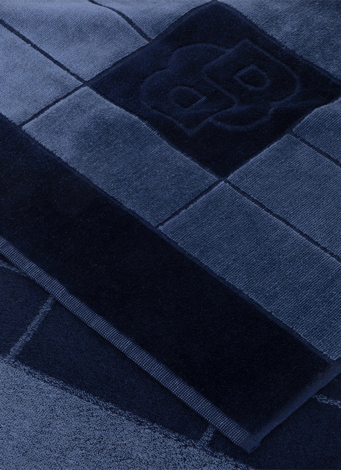 BOSS Double badhanddoek - 50 x 100 cm - achterkant 2 donkerblauw