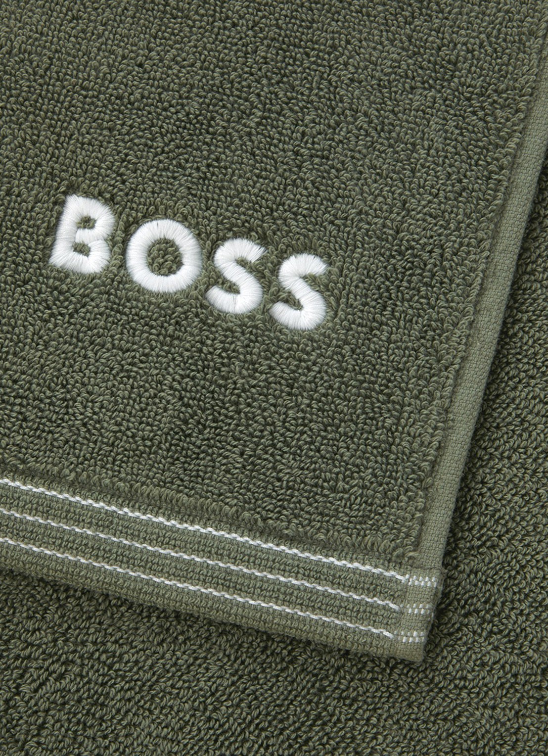 BOSS Edge badhanddoek 50 x 100 cm - achterkant 2 mosgroen