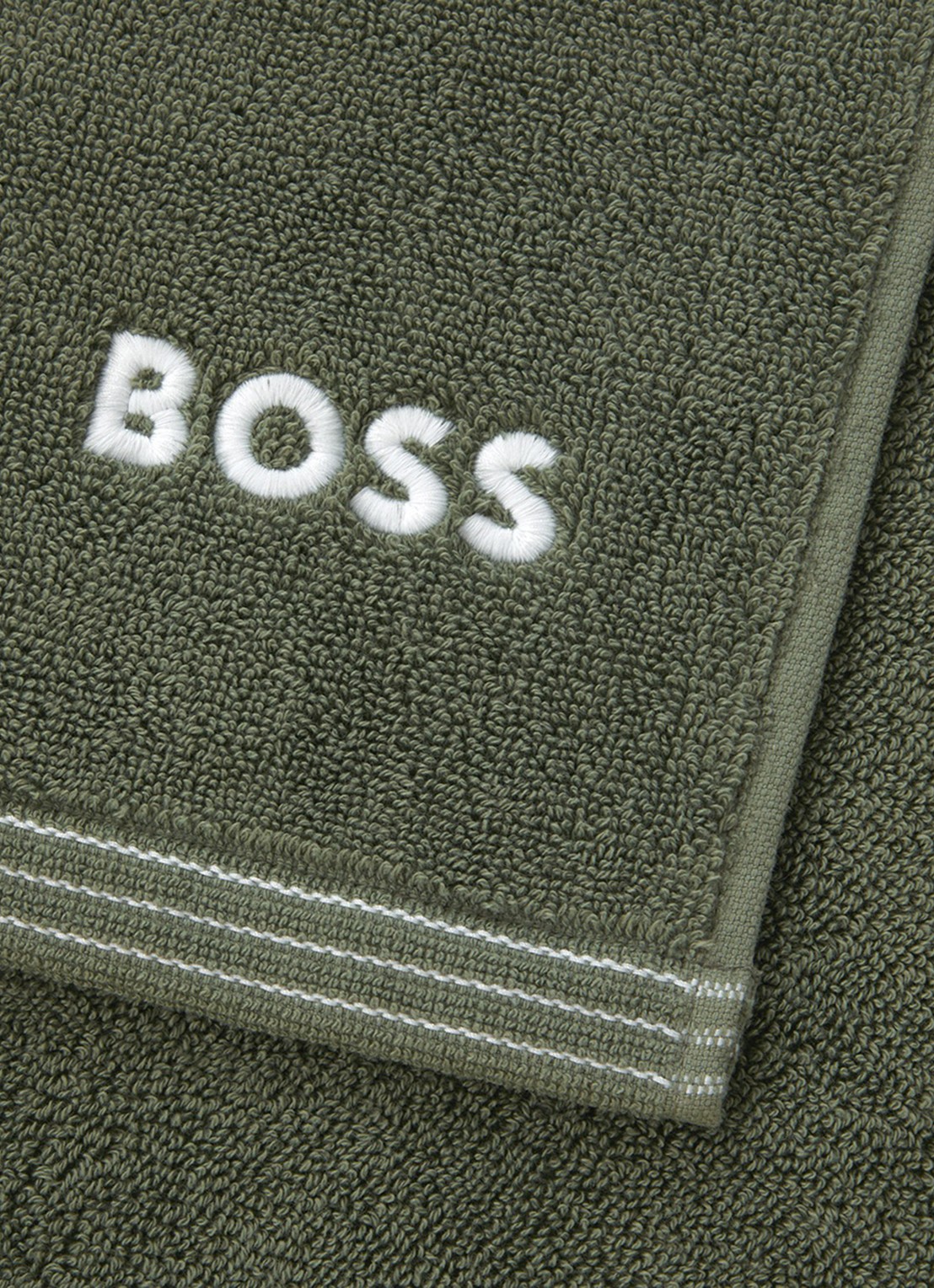 BOSS Edge badhanddoek - 70 x 140 cm - achterkant mosgroen