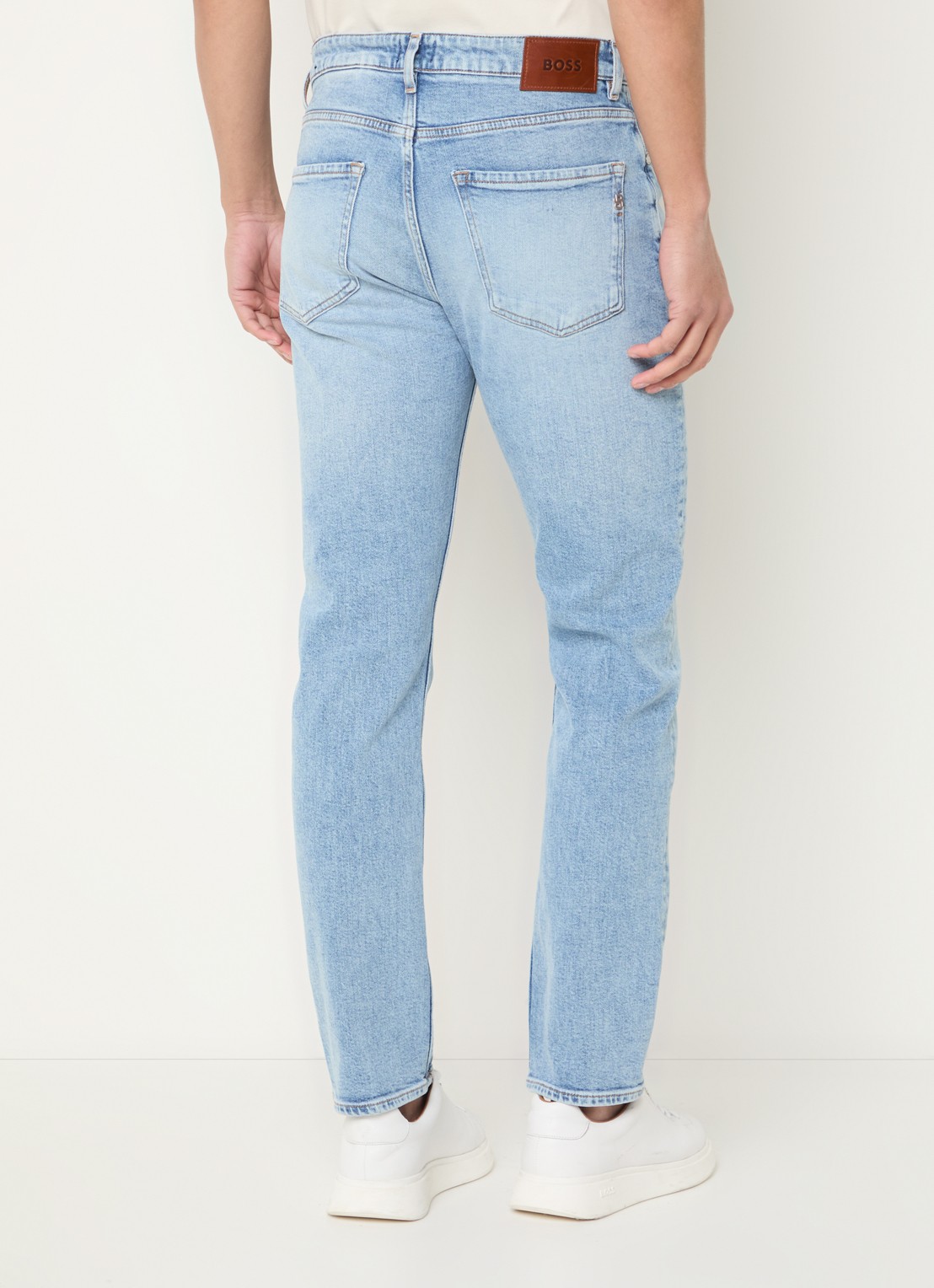 BOSS H-Delaware slim fit jeans met lichte wassing - achterkant indigo