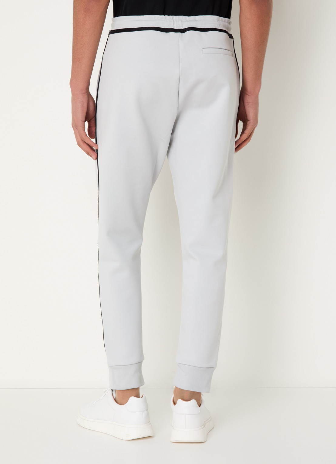 BOSS Hadiko Tape tapered fit joggingbroek met steekzakken - achterkant lichtgrijs