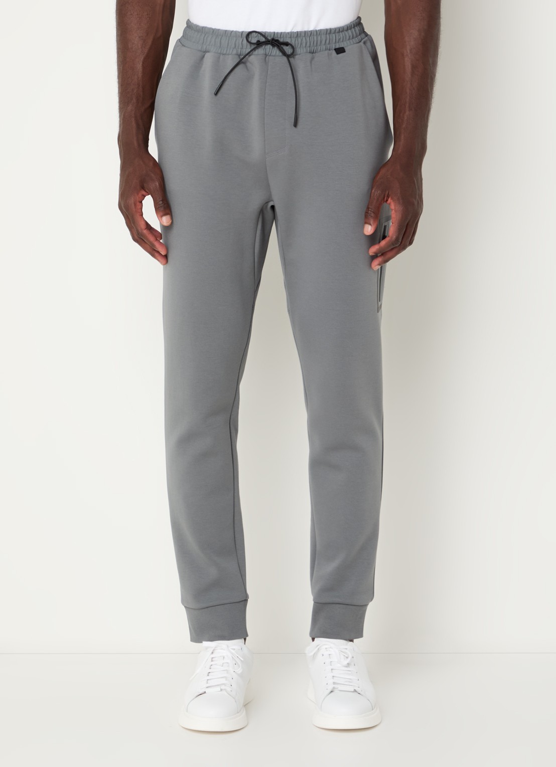 BOSS Hariq tapered joggingbroek met ritszak - detail grijs