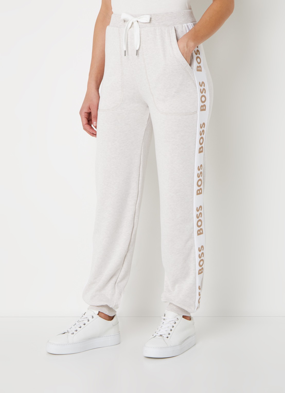 BOSS High waist tapered fit joggingbroek met logoband - detail 4 donkerbeige