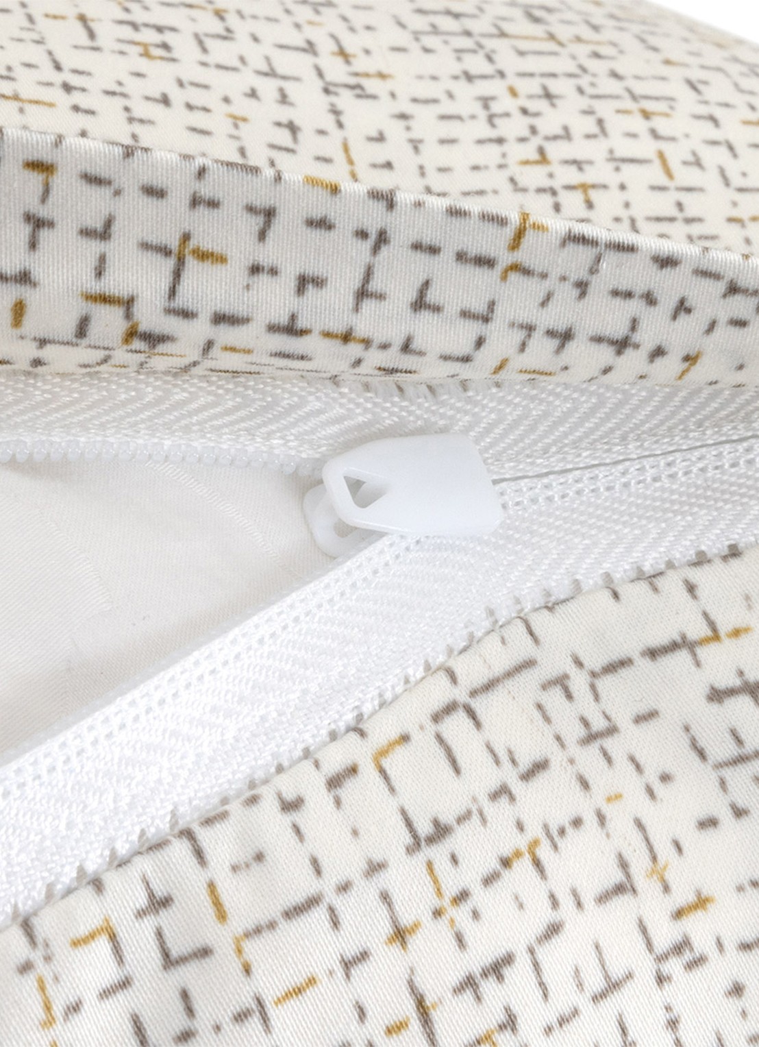 BOSS Jadeite kussensloop - detail 4 beige