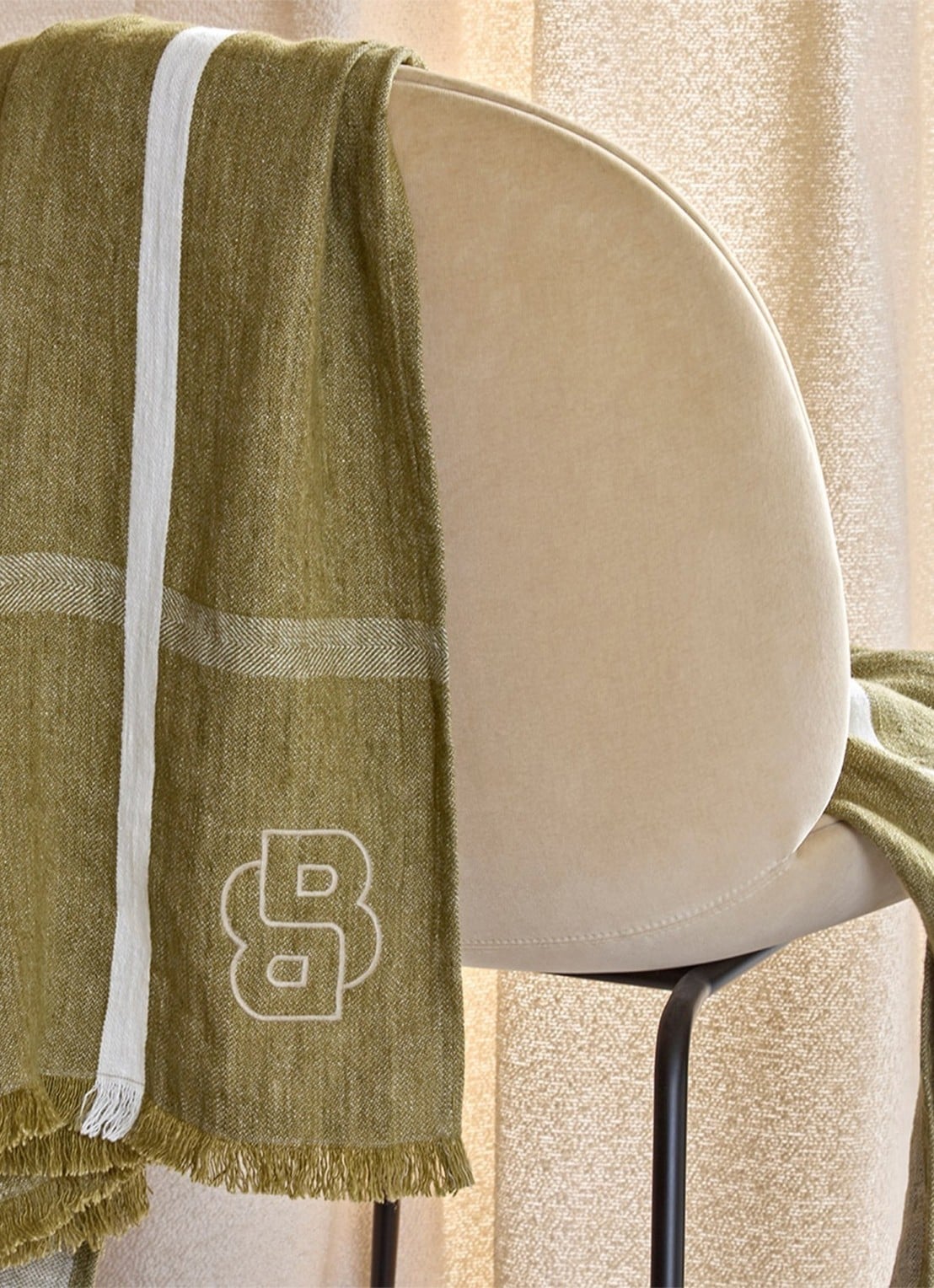 BOSS Jadeite plaid van linnen 140 x 185 cm - voorkant 3 mosgroen
