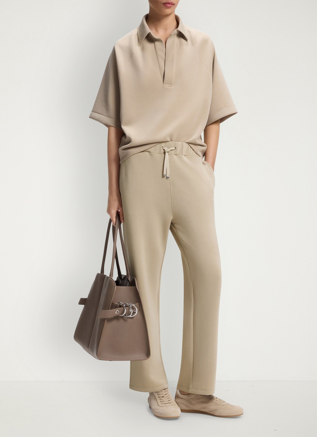 BOSS Joggingbroek met logoborduring - voorkant beige