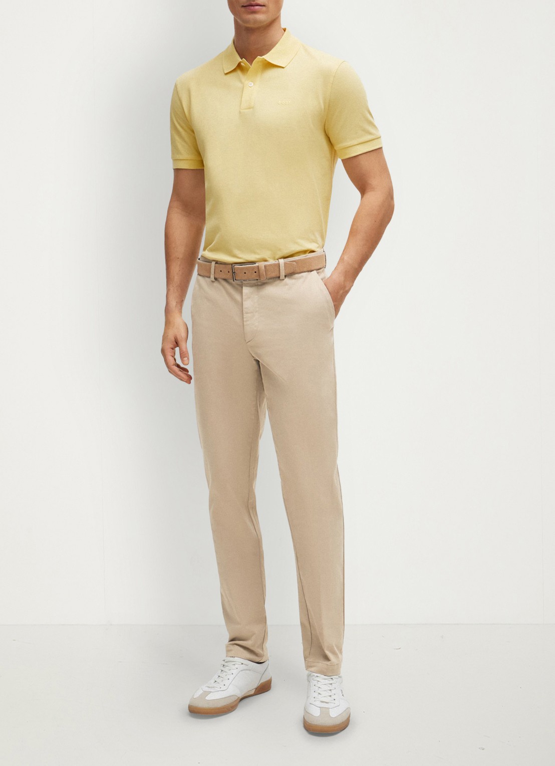 BOSS Kaito slim fit chino met steekzakken - voorkant 3 donkerbeige