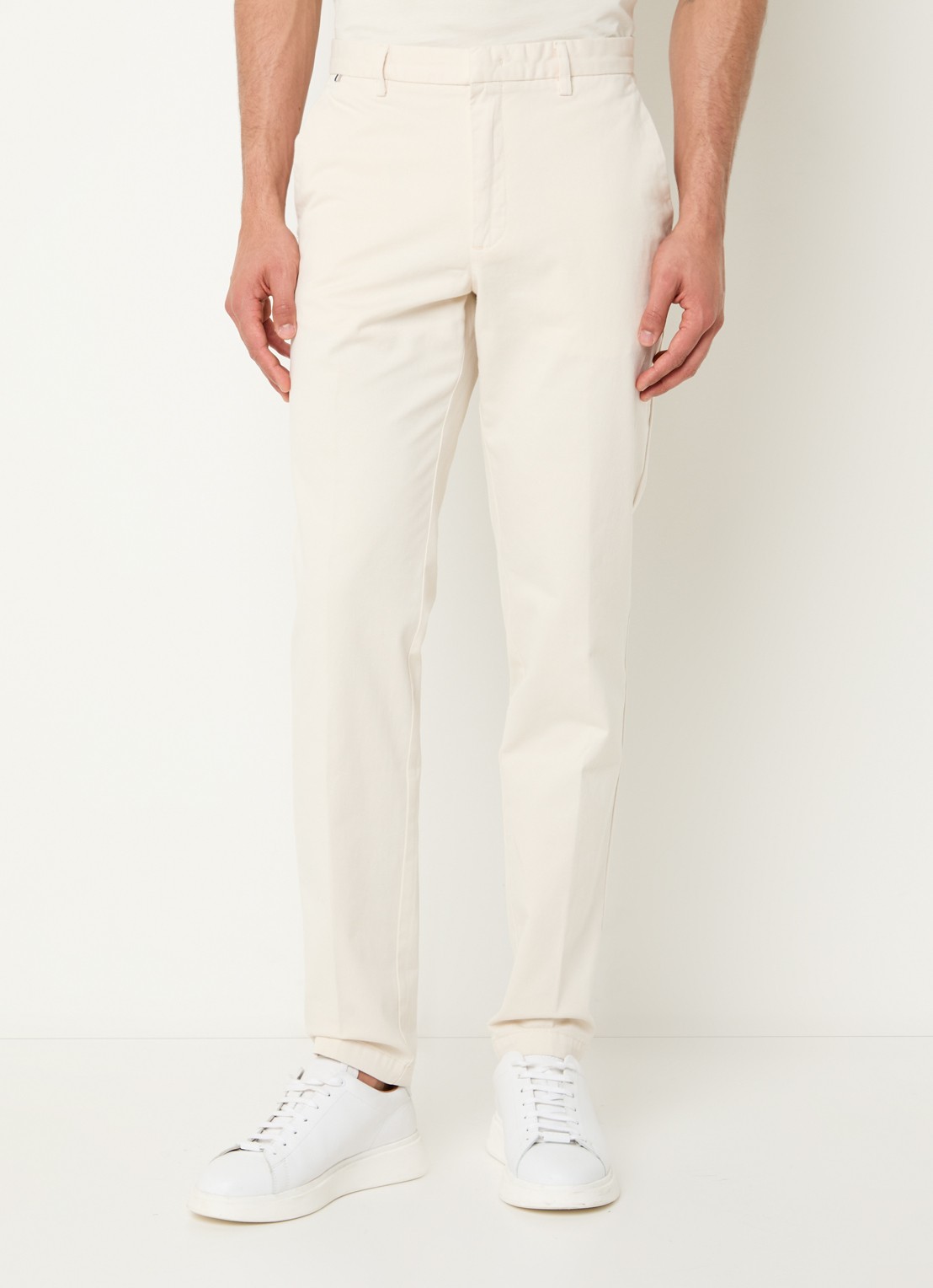 BOSS Kaito slim fit chino met steekzakken - detail creme