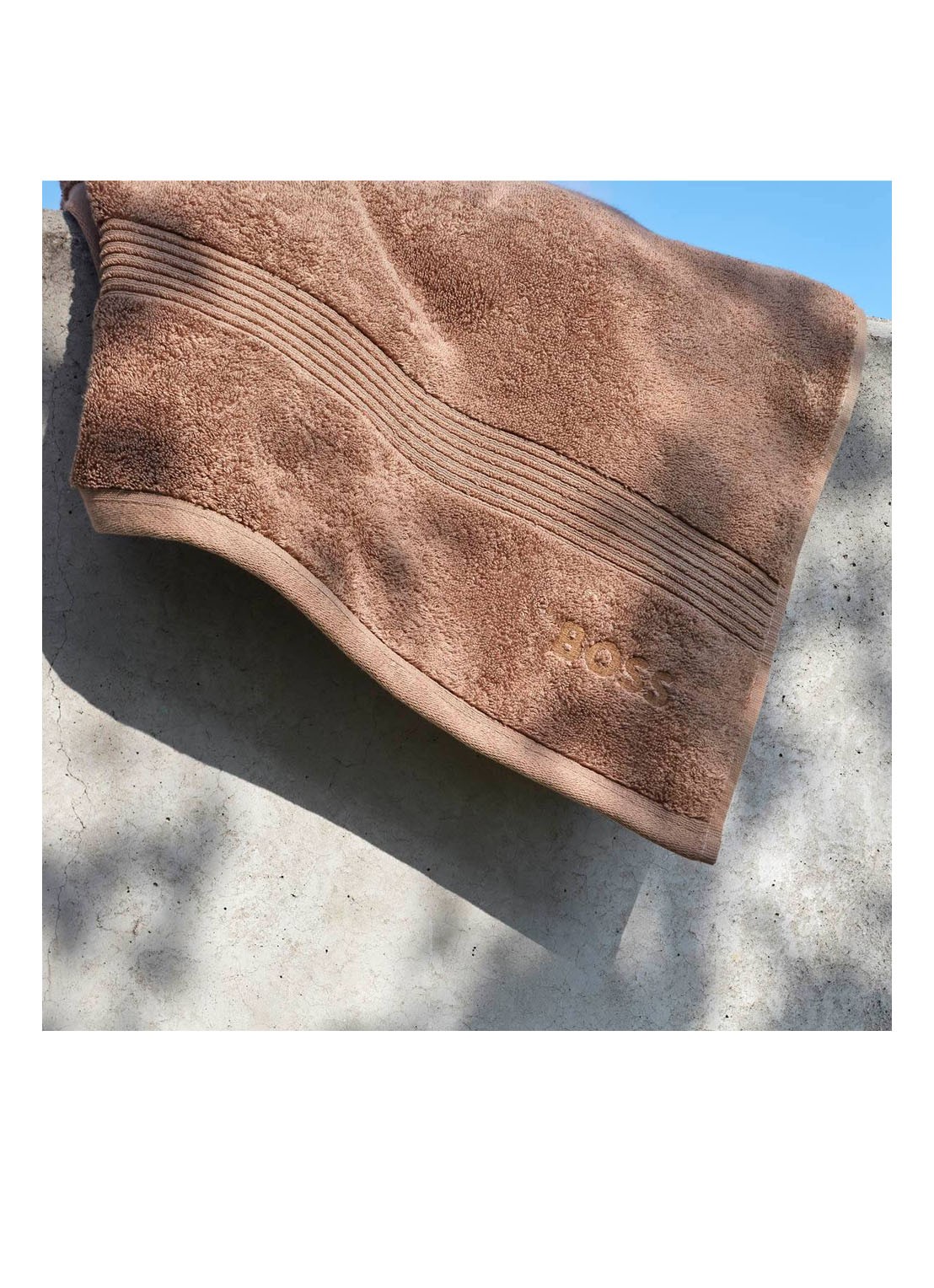 BOSS Loft badhanddoek - 700g/m² - 70 x 140 cm  - detail 2 camel