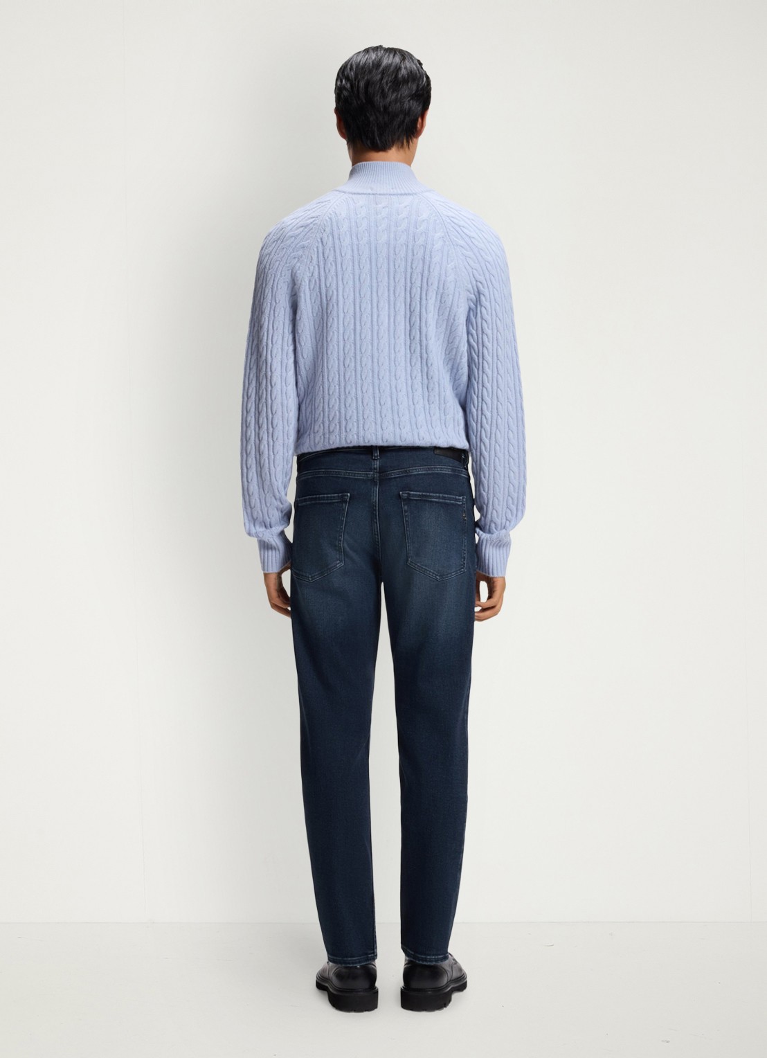 BOSS Loose fit jeans met donkere wassing - achterkant donkerblauw