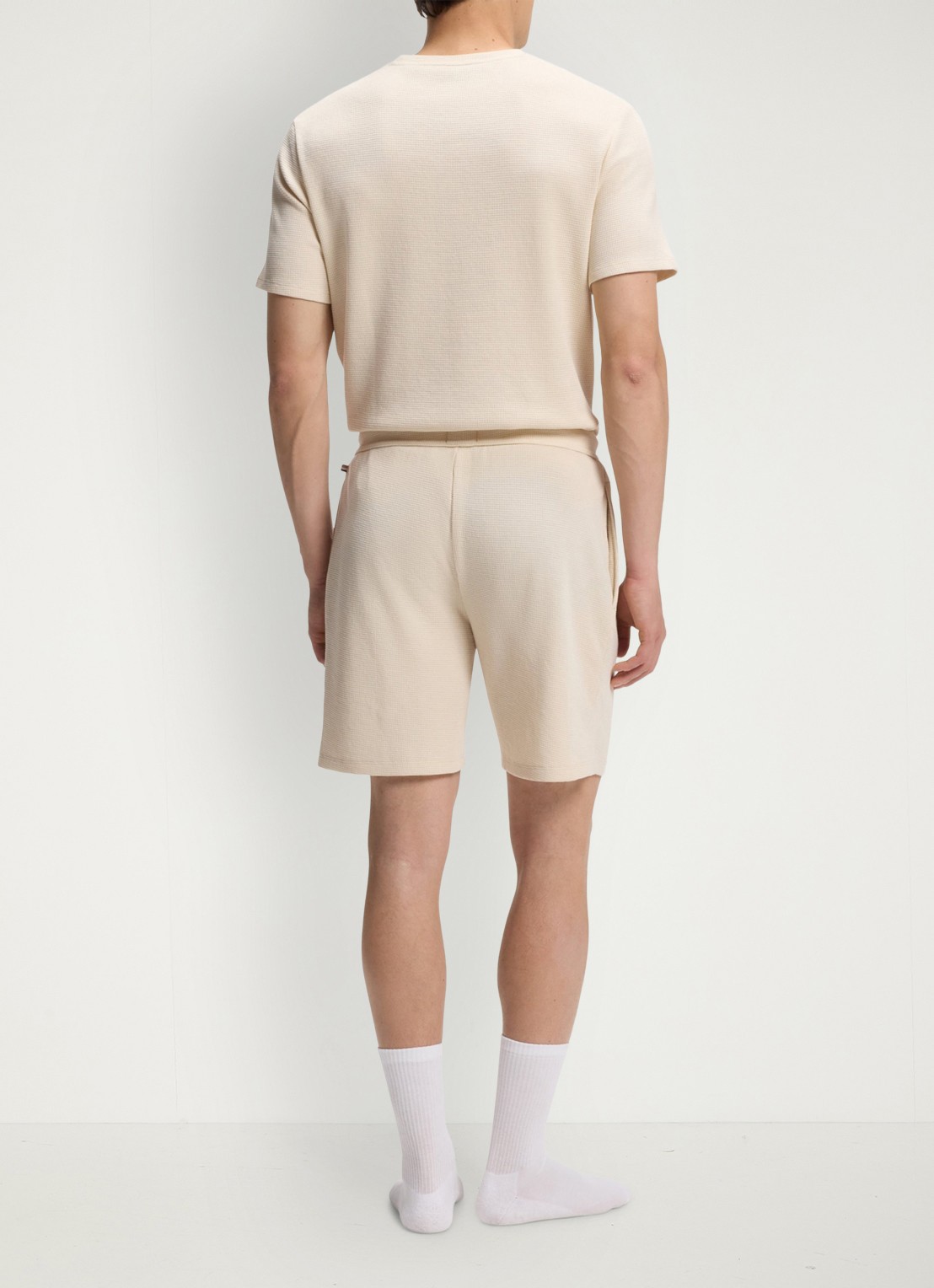 BOSS Loose fit korte broek met logo - achterkant beige