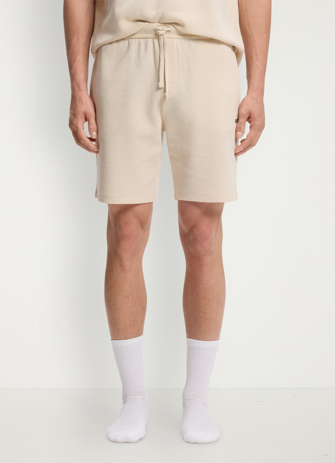 BOSS Loose fit korte broek met logo - detail 4 beige