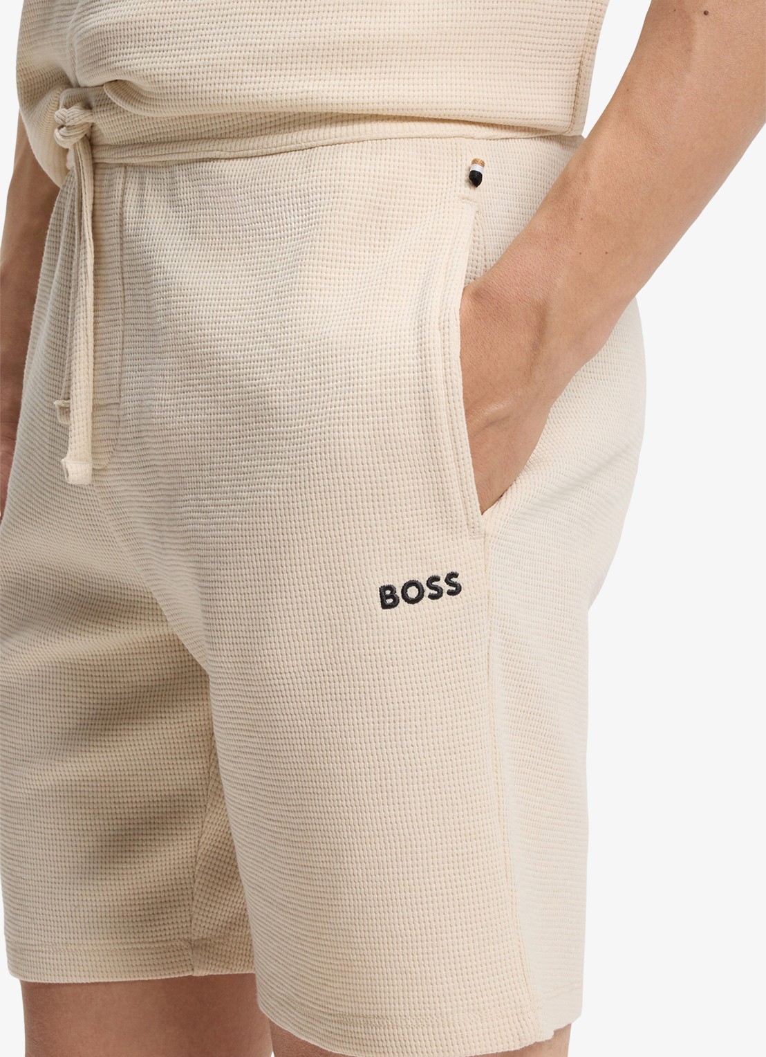 BOSS Loose fit korte broek met logo - detail 5 beige