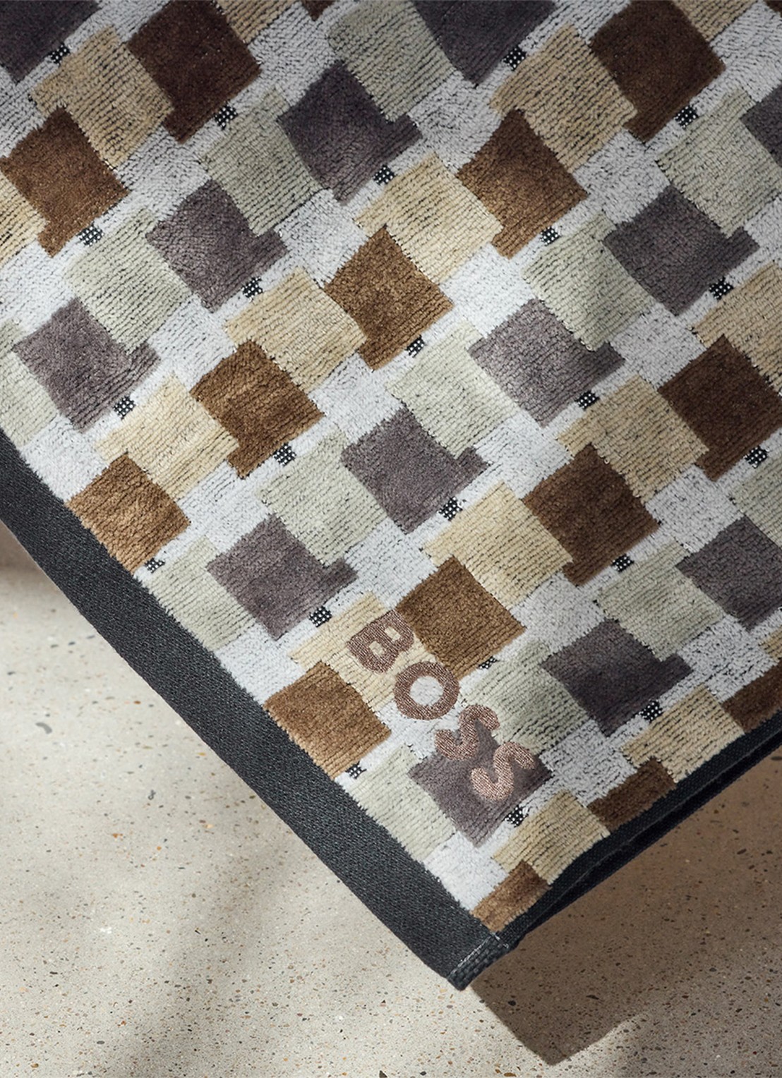 BOSS Lucio badhanddoek - 55 x 100 cm - detail 6 beige