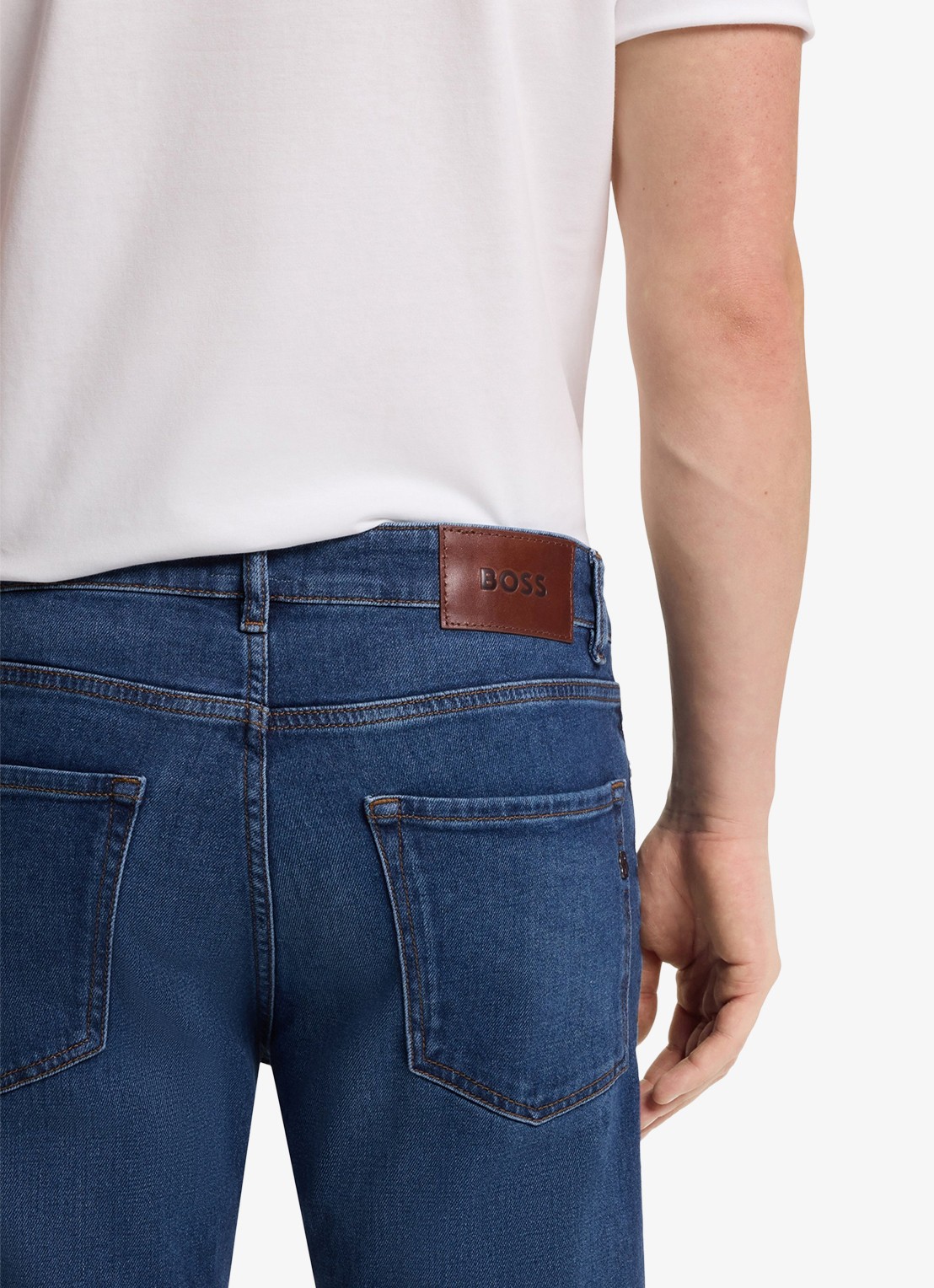 BOSS Maine regular fit jeans met donkere wassing - detail 2 indigo