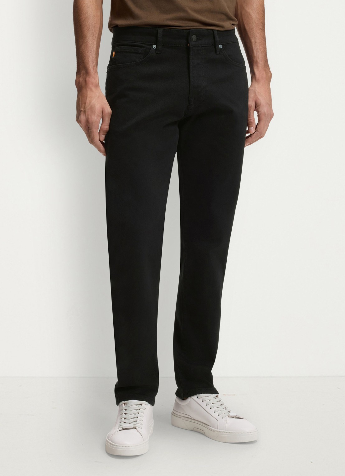 BOSS Maine straight fit jeans met gekleurde wassing  - detail 2 zwart