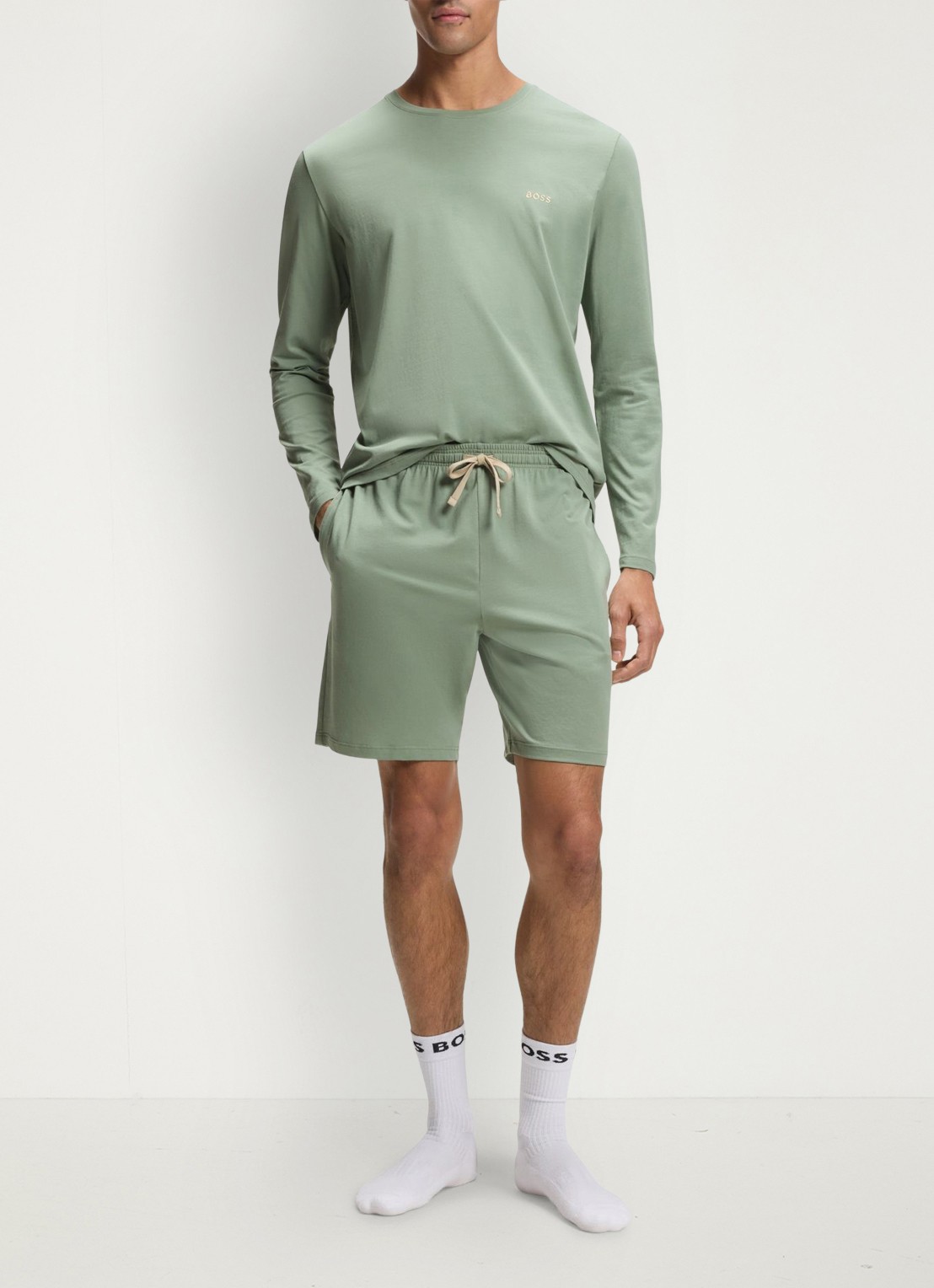 BOSS Mix&Match loose fit korte broek van sweatstof met steekzakken - voorkant 2 light/pastel green-330 / groen