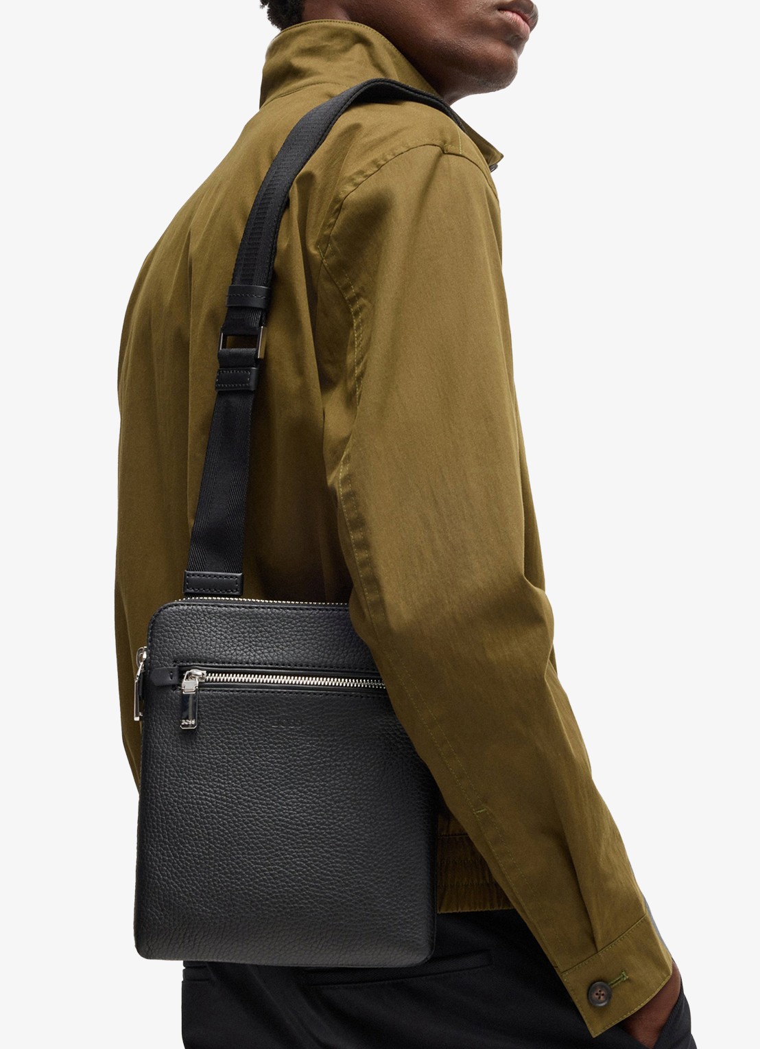 BOSS New Crosstown crossbodytas van leer - voorkant 2 zwart