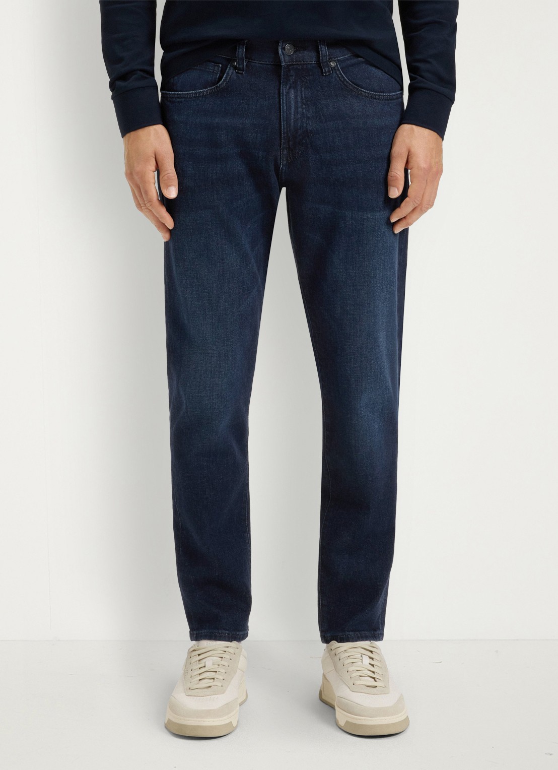 BOSS Onyx tapered jeans met donkere wassing - detail indigo