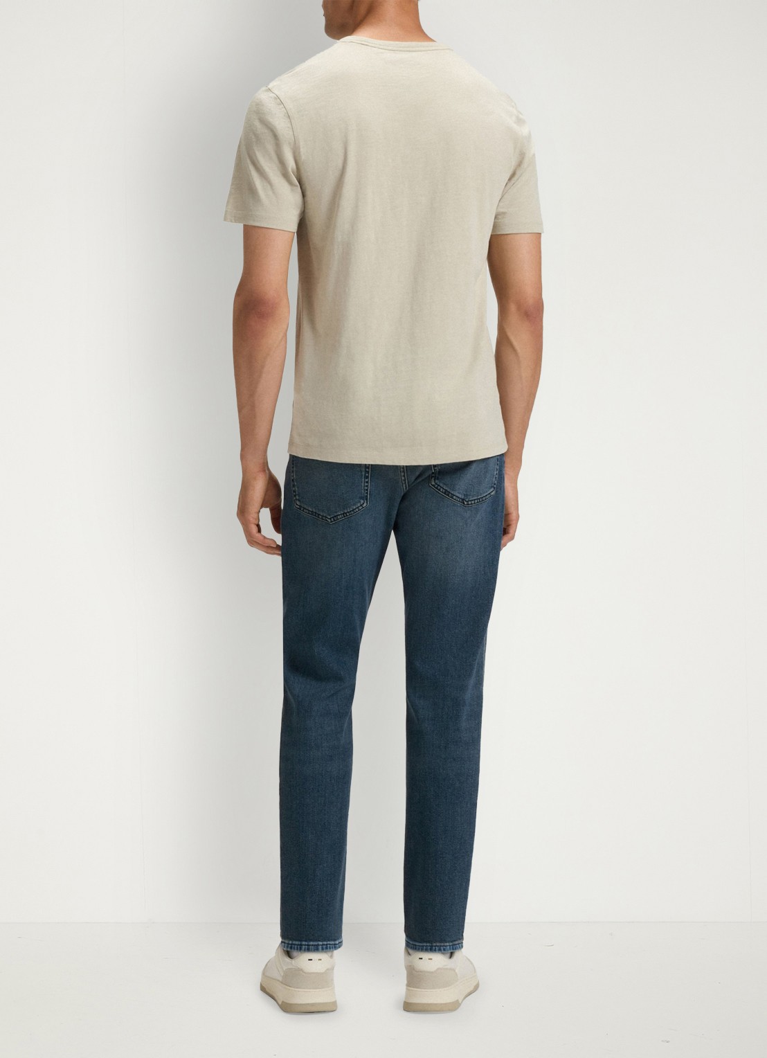 BOSS Onyx tapered jeans met medium wassing - achterkant 4 indigo