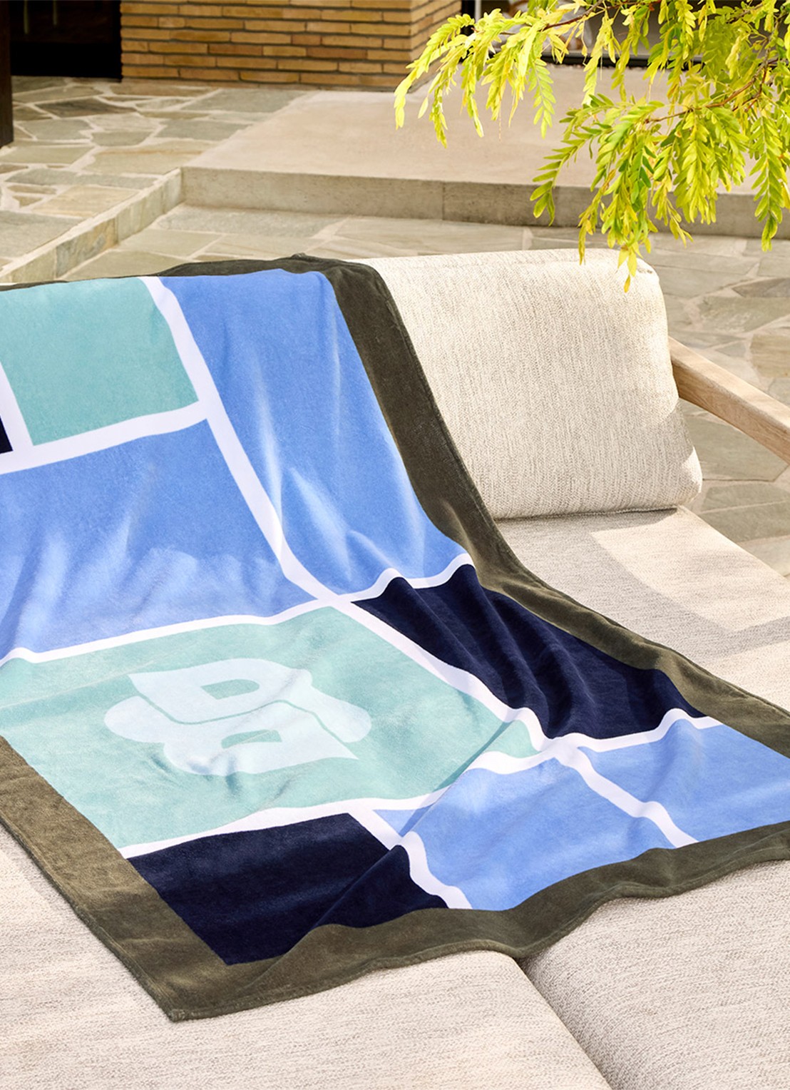 BOSS Oscar strandlaken - 100 x 170 cm - detail blauw