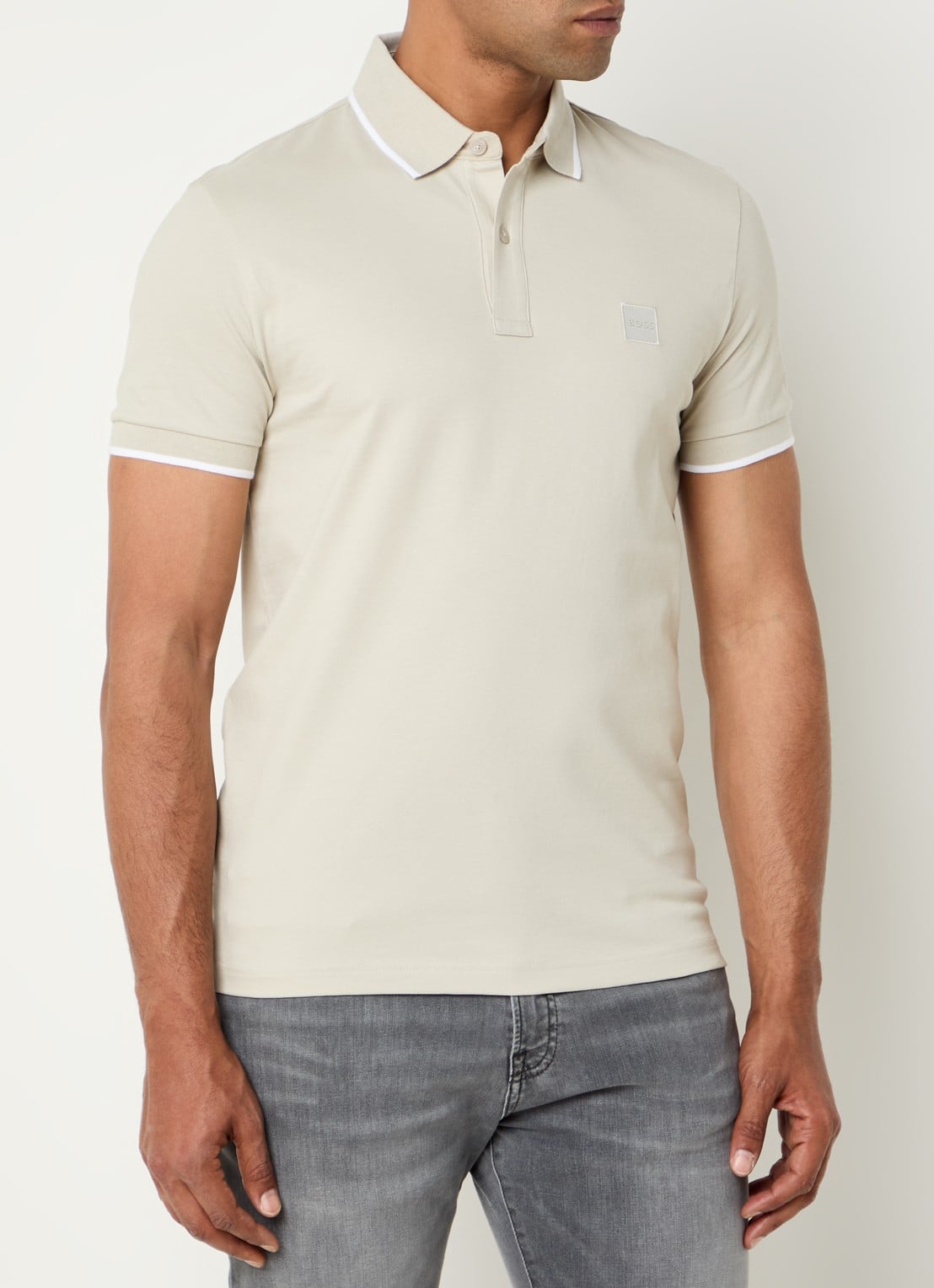 BOSS Passertip slim fit polo van piqué katoen met logo - detail 4 zand