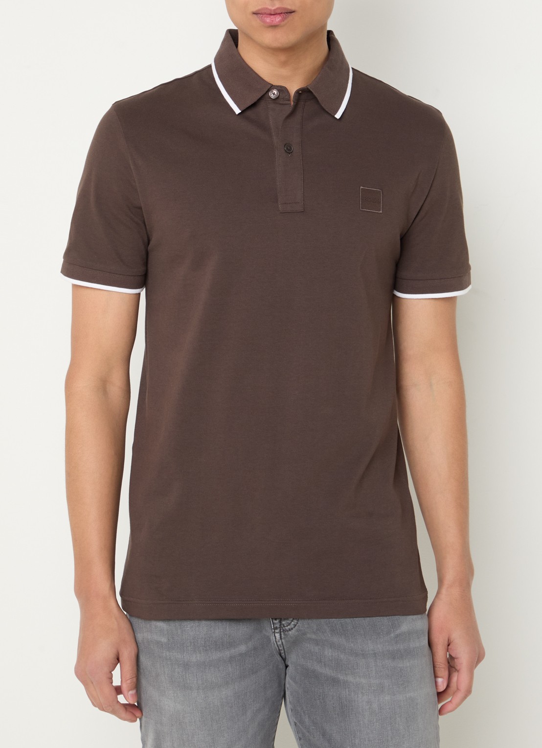 BOSS Passertip slim fit polo van piqué katoen met logo - detail 2 bruin