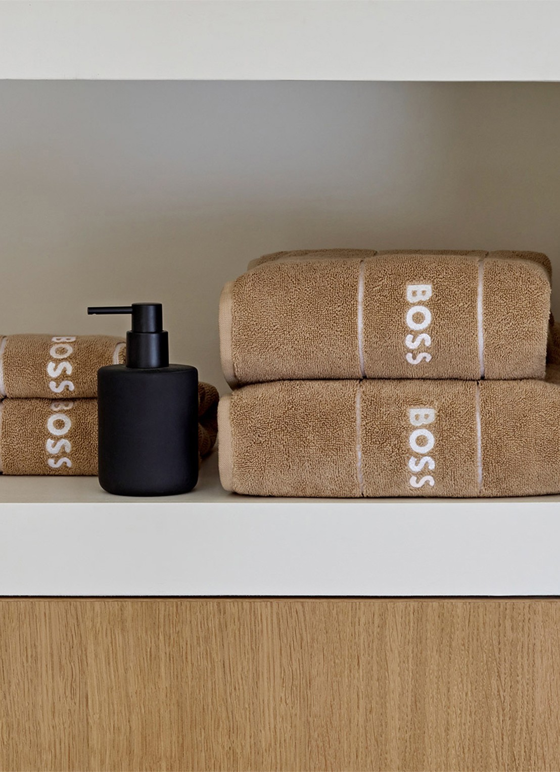 BOSS Plain badhanddoek - 600 g/m2 - 50 x 100 cm - detail 3 bruin