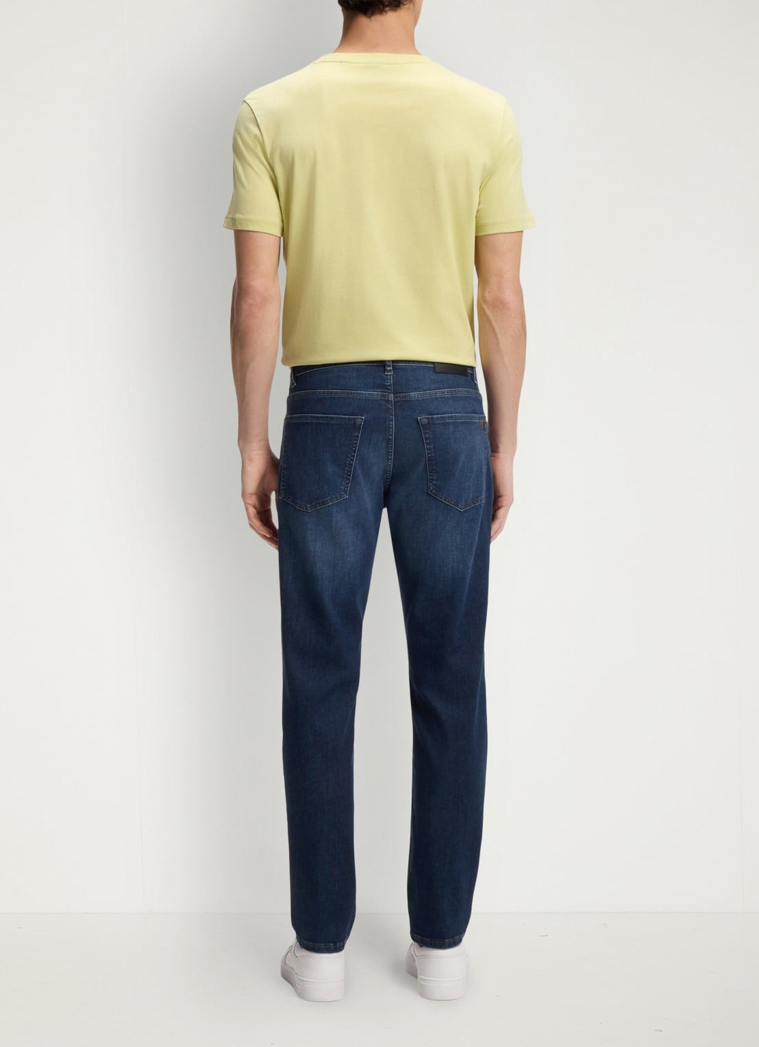 BOSS Re.Maine Bo regular fit jeans met medium wassing - achterkant 4 medium blue-420 / blauw