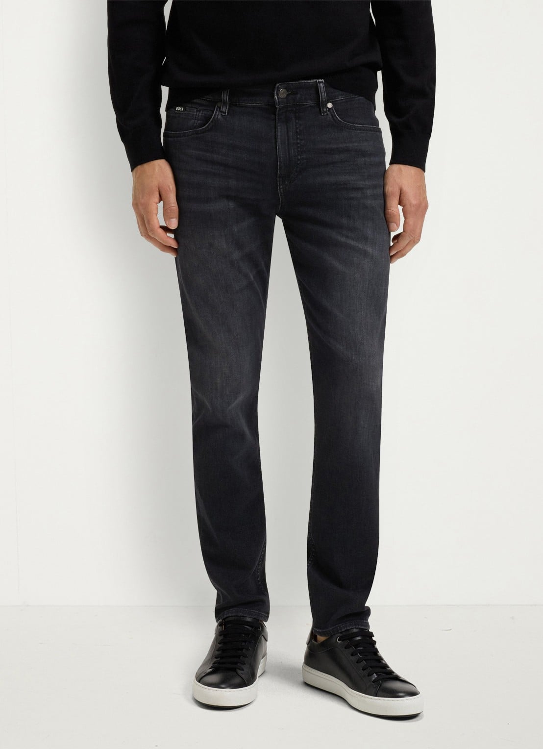 BOSS Re.maine straight leg jeans met gekleurde wassing - detail 3 donkergrijs