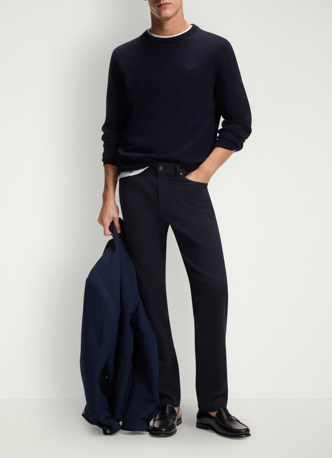 BOSS Regular fit broek met steekzakken - voorkant 6 donkerblauw
