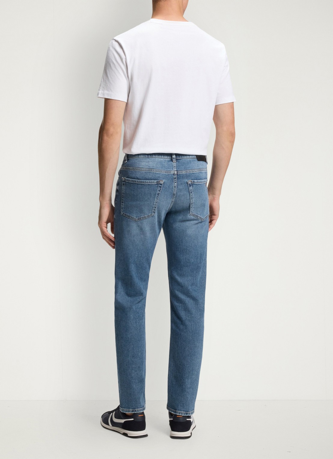 BOSS Regular fit jeans met steekzakken - achterkant 6 indigo